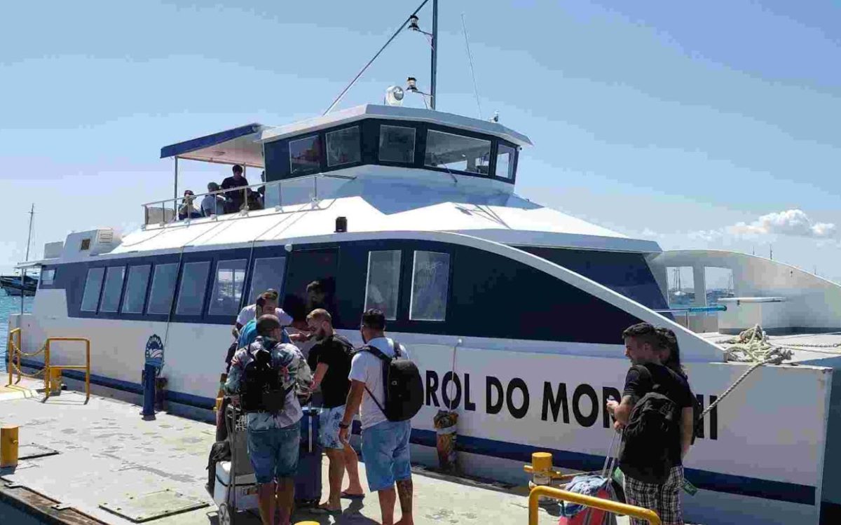 Embarcando e Desembarcando no Catamarã Morro de São Paulo